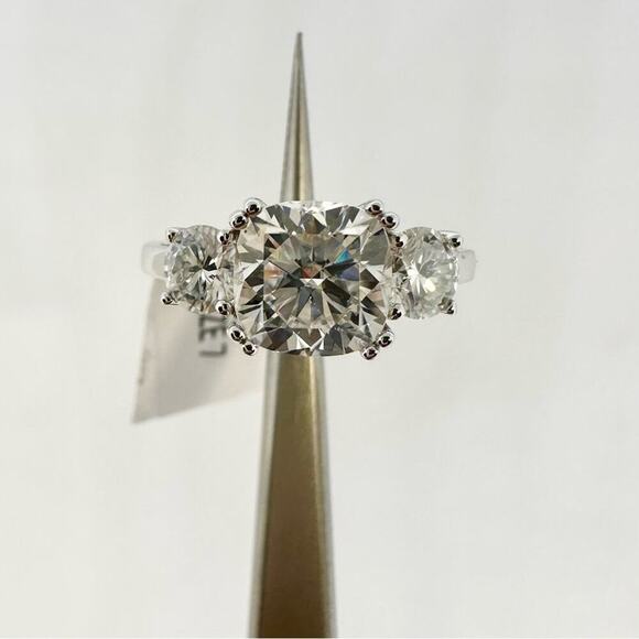 Cushion Cut Moissanite Ring 3 Stone Trilogy Engagement Wedding GRA 18K 925 - Picture 10 of 12